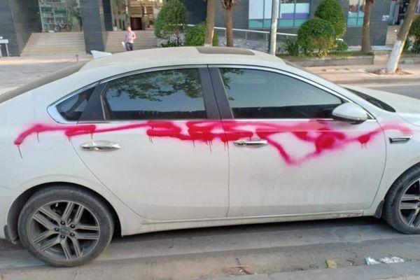 Dở khóc dở cười với những chiếc xe hơi bị trút giận vì sự vô duyên của chủ