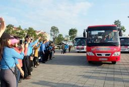 Miễn phí 3.000 vé máy bay và xe cho người lao động, sinh viên về ăn Tết
