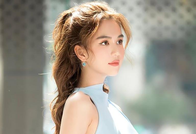 Instagram Ngọc Trinh cán mốc 5,5 triệu theo dõi, bám sát Sơn Tùng M-TP