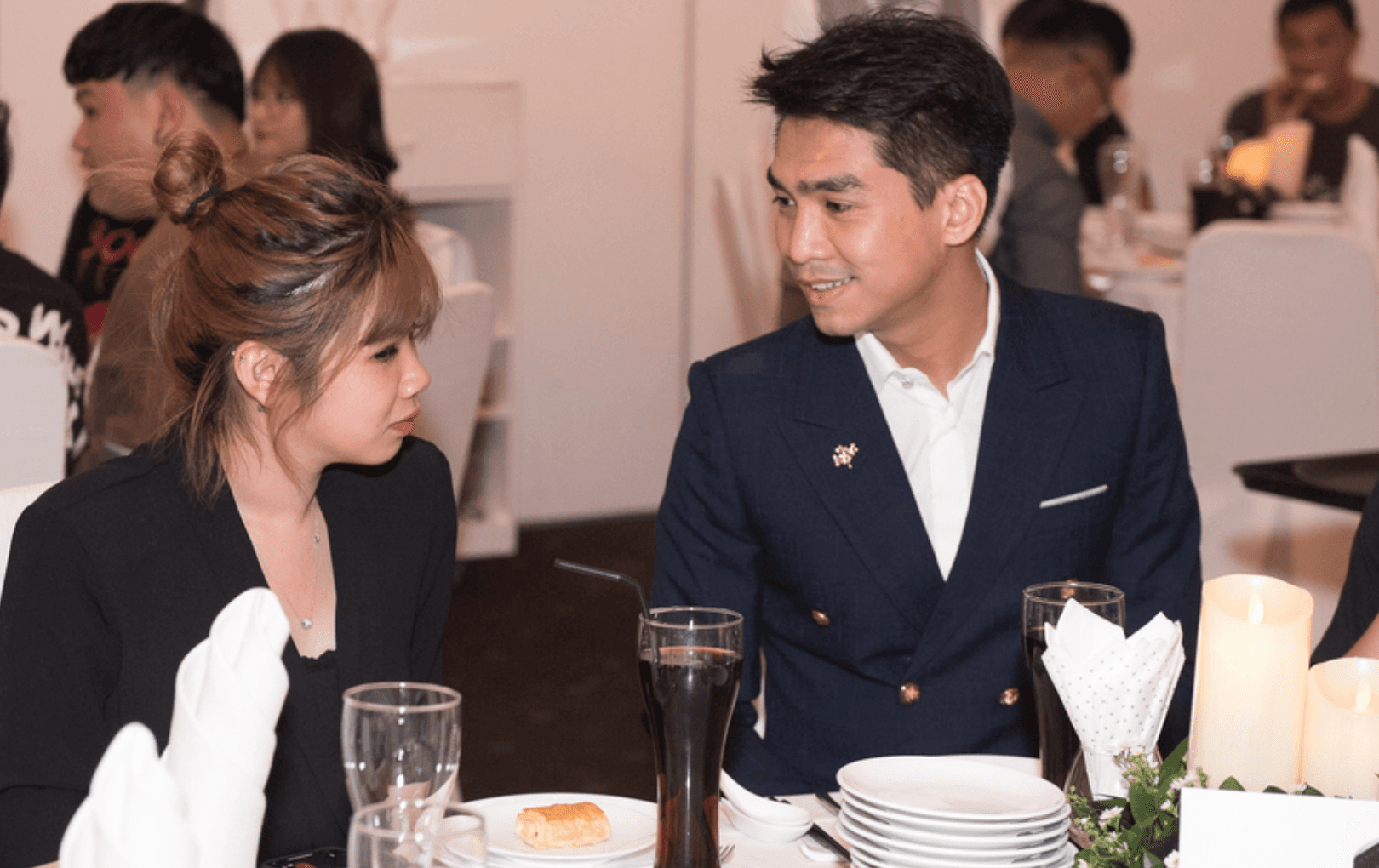 Streamer PewPew khoe ảnh cầu hôn bạn gái, ngầm khẳng định sắp kết hôn