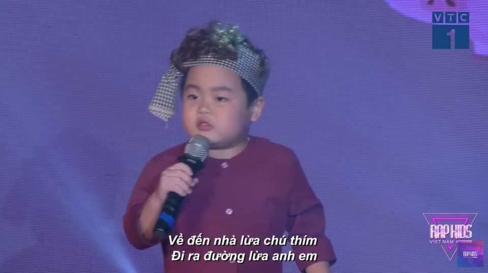 Lời Rap của thí sinh 5 tuổi trong tập 1 Rap Kids gây tranh cãi dữ dội