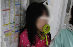 TP.HCM: Bé gái 7 tuổi bị kẹt lưỡi trong bình nước uống