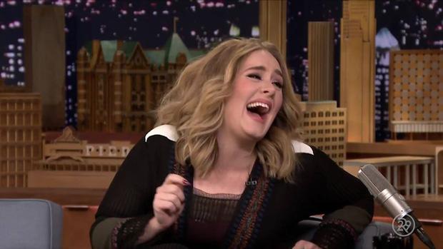 Được dùng MXH, Adele lập tức "thả tim" loạt cầu thủ điển trai