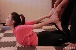 Trương Bá Chi bác bỏ tin đồn mang thai lần thứ 4 nhờ hành động này