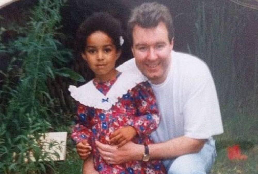 Cha mẹ da trắng sinh con da màu và sự thật khiến ai nấy đều rơi nước mắt