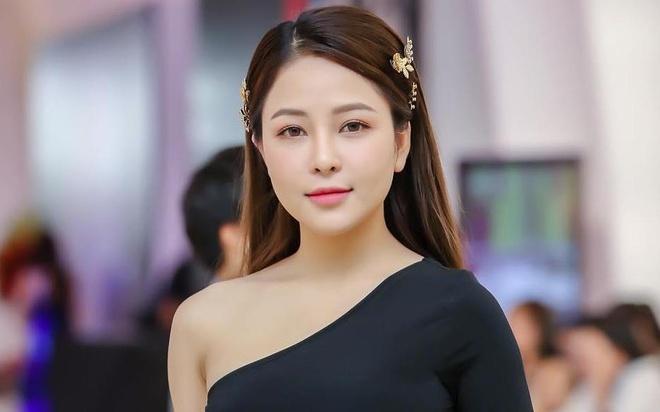 Hotgirl Trâm Anh than cô đơn, bày tỏ khao khát một tình yêu "bình thường"