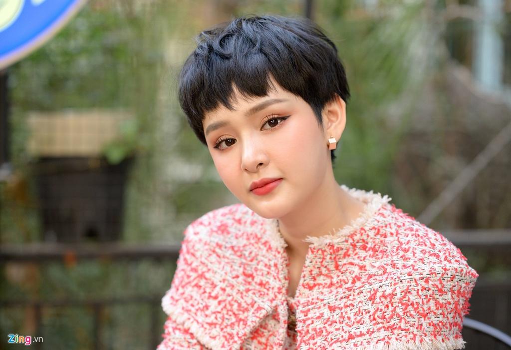 Bắt trend "tattoo", Hiền Hồ cũng sắm hình xăm mới cho... thú cưng