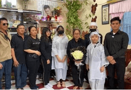 Vợ cũ và bố mẹ cố ca sĩ Vân Quang Long nhờ pháp luật can thiệp vì bị vu khống, con cái bị tẩy chay