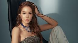 Vóc dáng trẻ trung, quyến rũ của "Cô dâu nghìn tỷ" Từ Tử Kỳ dù đã U40 và qua 4 lần sinh nở