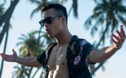 Vừa thông báo tham gia Running Man Việt mùa 2, Trương Thế Vinh vội khoe body cơ bắp cuồn cuộn