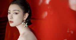 Nghê Ni hóa quý cô sang chảnh ngút ngàn trong lễ trao giải Bạch Ngọc Lan 2021