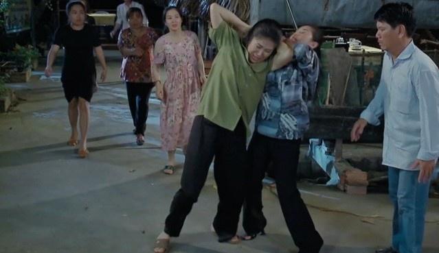 Diễn viên Lê Phương bị "đánh ghen" đến mất giọng