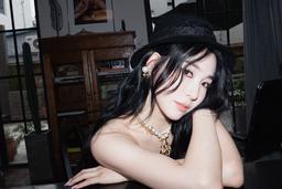 Nhan sắc mỹ nhân sánh vai với Song Joong Ki trong phim "The Youngest Son Of The Chaebol Family"