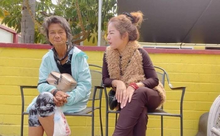 Thúy Nga livestream trần tình việc dừng giúp đỡ cựu ca sĩ Kim Ngân