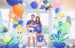 Sao nữ "Ỷ Thiên Đồ Long ký" An Dĩ Hiên khoe ảnh đón sinh nhật con trai 2 tuổi cùng chồng đại gia