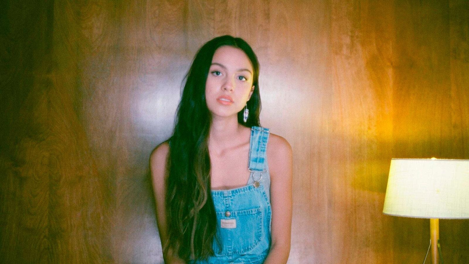 "Ngôi sao gen Z" Olivia Rodrigo khoe sắc quyến rũ tại Gala