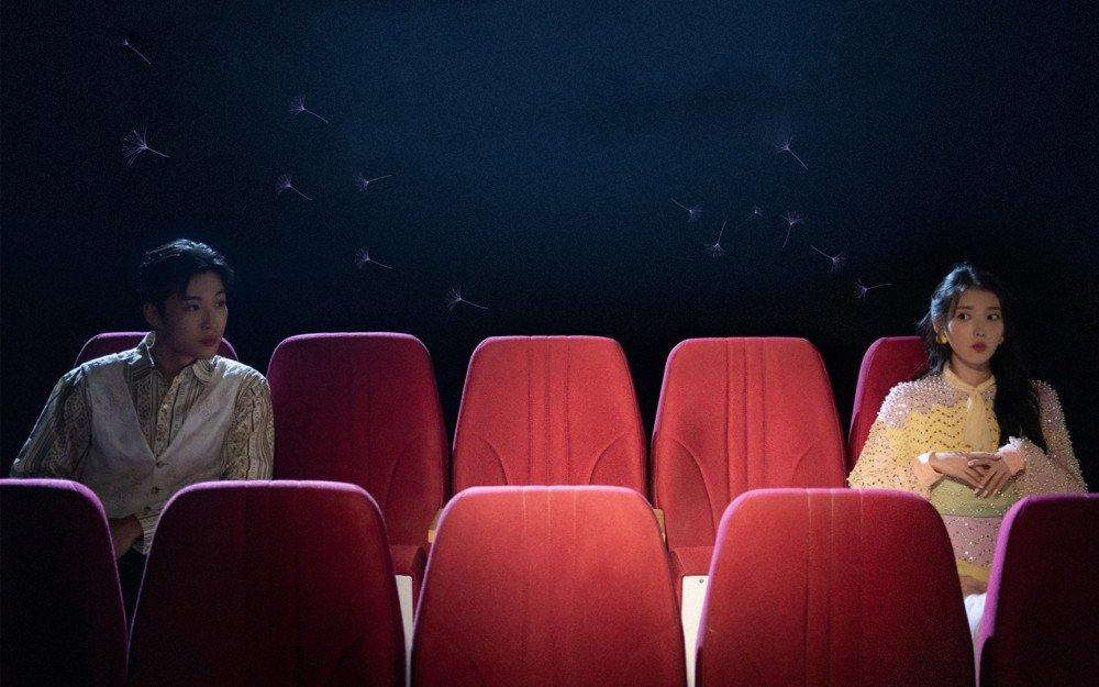 IU sánh đôi với mỹ nam "Hospital Playlist" trong MV "Strawberry Moon"