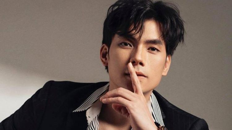 Nhan Phúc Vinh là ai? Chàng diễn viên đẹp trai, đa tài nhưng độc thân ở tuổi U40