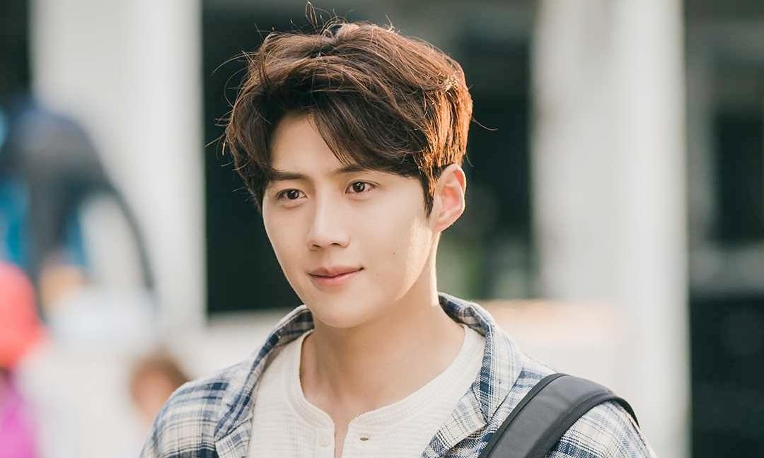 Kim Seon Ho: "Đóa hoa nở muộn" hay "bé ngoan dính phốt" của màn ảnh Hàn