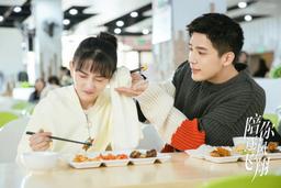 "Cùng em bay lượn theo gió": Bộ phim thanh xuân đầy nhiệt huyết trên đường băng nghệ thuật