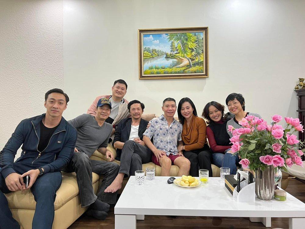 Phương Oanh lại lộ dáng mũm mĩm trong ảnh bị "tag"