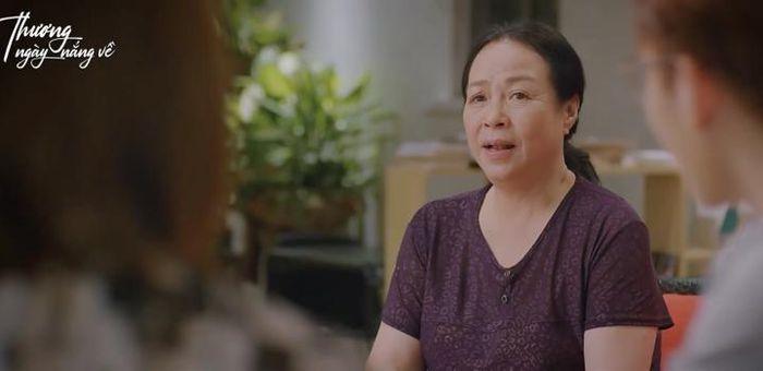 Tiêu chuẩn chọn con rể của mẹ Nga "Thương ngày nắng về": "Miễn là đàn ông và vẫn còn thở là được"