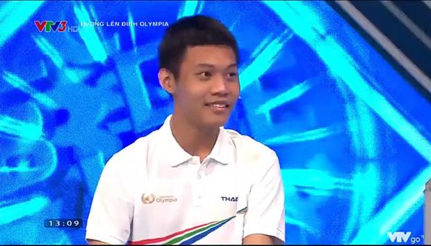 Nam sinh Olympia chuyên Lý đạt 9,8 điểm tổng kết Toán, tính nhẩm nhanh như gió