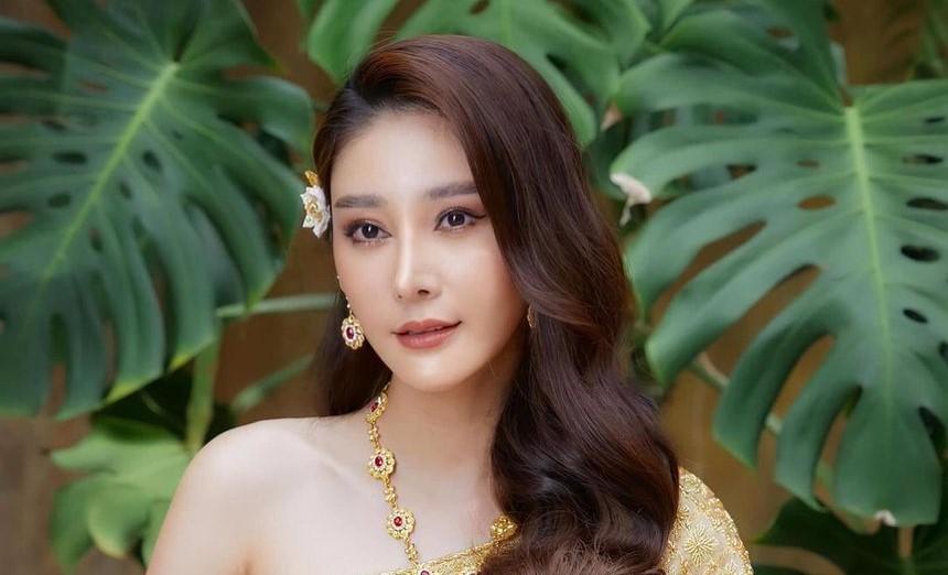 7 bài đăng của mỹ nhân "Chiếc Lá Cuốn Bay" biến mất bí ẩn sau tai nạn