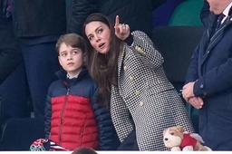 Con trai 9 tuổi của Hoàng tử William ngày càng cao lớn, điển trai như bản sao thủa nhỏ của bố