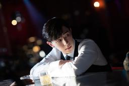 Đặng Luân bị mỉa mai vì dòng giới thiệu "Làm người tốt, chăm chỉ đóng phim" giữa ồn ào trốn thuế