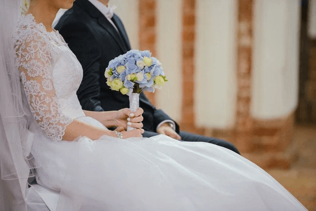 Chú rể đòi hủy hôn trước đám cưới 2 ngày chỉ vì con tôm hùm, bất chấp bạn gái đang bầu bí