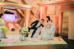 Cưới trai Bắc nhờ quẹt Tinder, nàng dâu đứng hình khi nghe mẹ chồng nói "ăn mặc khoe da thịt"