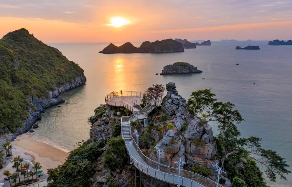 Bật mí tọa độ ngắm bình minh đẹp nao lòng đang sốt xình xịch ở Cát Bà