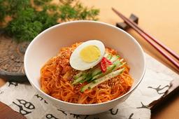 Cách làm món mì trộn chuẩn vị Hàn Quốc cực hợp cho ngày hè