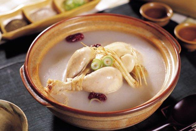 Hướng dẫn cách làm gà hầm sâm chuẩn vị Hàn Quốc giúp bồi bổ sức khỏe