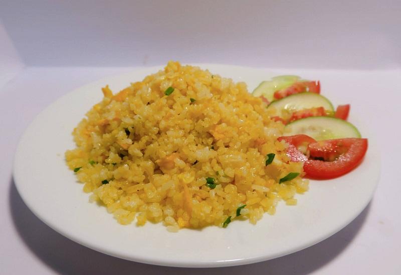 Cách làm cơm chiên trứng với nguyên liệu rẻ, dễ kiếm mà vẫn ngon miễn bàn