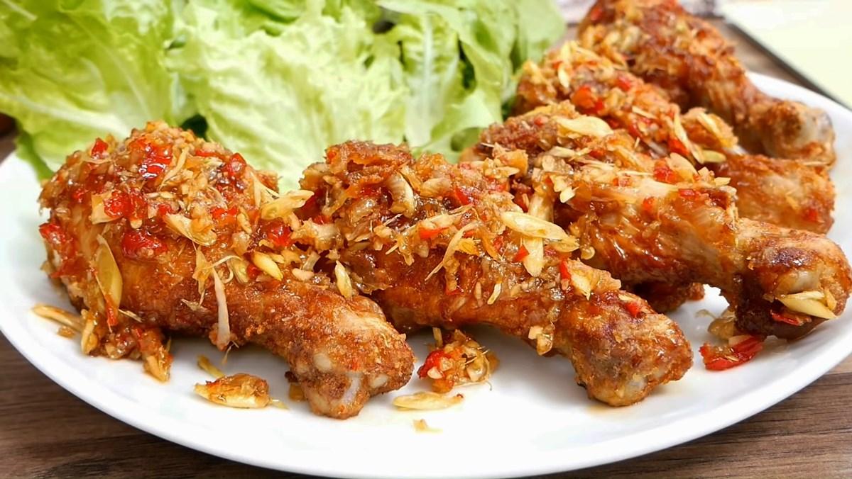Cách làm đùi gà chiên nước mắm đơn giản, da giòn đậm đà nhưng thịt không bị khô