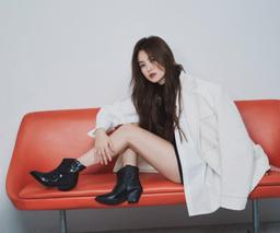 Song Hye Kyo gợi ý diện 2 màu trắng đen