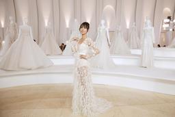 Lynk Lee diện váy trắng duyên dáng như cô dâu khoe trọn vòng 1 căng đầy sau chuyển giới