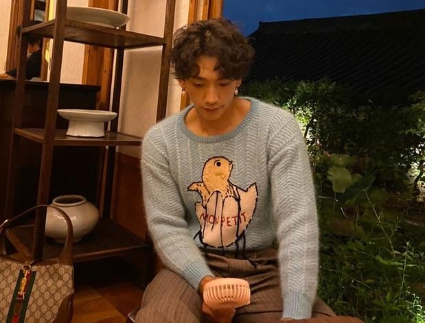 Khi có hai cô con gái, các ông bố có bị "biến hình" như Bi Rain