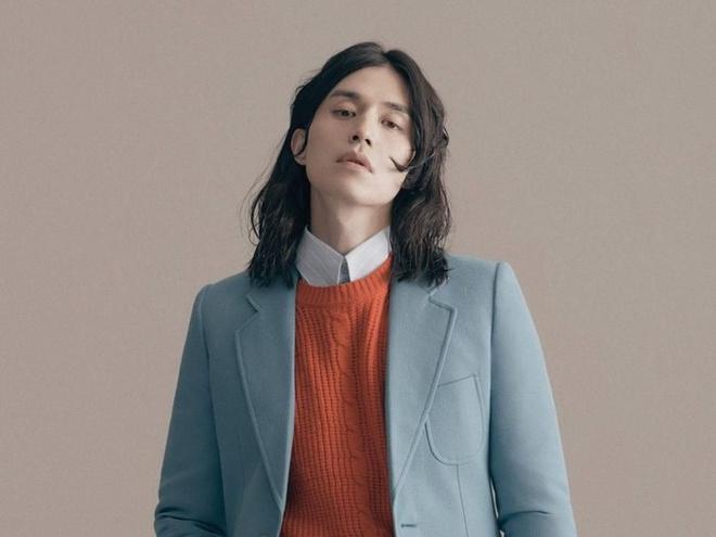 Nam chính "Bạn trai tôi là hồ ly" gây hoang mang khi để tóc dài nữ tính