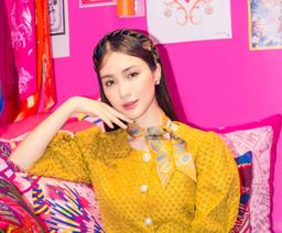 Tú Hảo, Hòa Minzy, Khánh Linh, Amee và dàn sao Việt nô nức check-in “Căn phòng hồng” tại cửa hàng Hermès