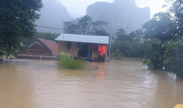 Quảng Bình: Bé trai 8 tuổi ngã xuống nước tử vong khi mẹ đi lấy đồ cứu trợ