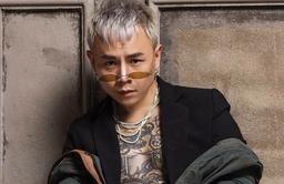 Giám khảo Rap Việt và dàn sao nam chuộng đeo trang sức