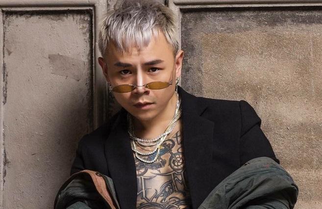 Giám khảo Rap Việt và dàn sao nam chuộng đeo trang sức