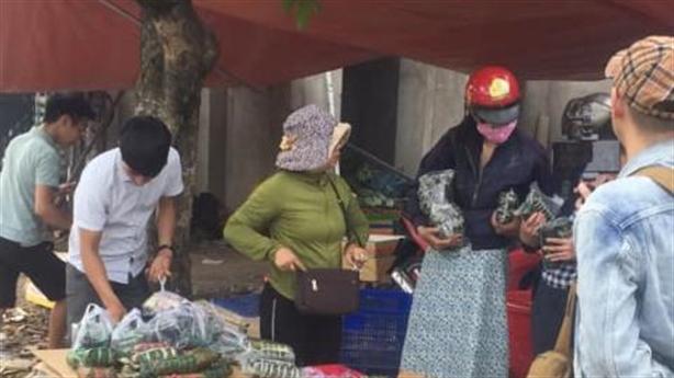 Huyện Lệ Thủy khẩn thiết xin các đoàn cứu trợ cân nhắc khi mang bánh chưng