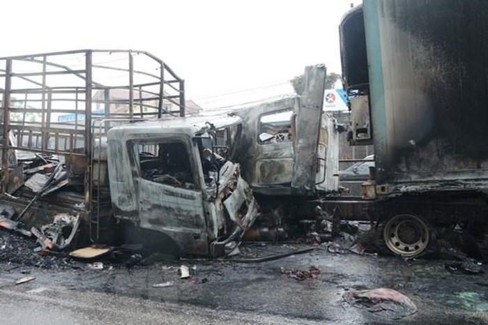 Tai nạn kép ở Nghệ An: 4 xe tông nhau làm đường 1A tắc nghẽn nhiều giờ