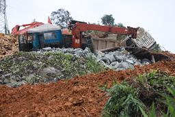 Vụ sạt lở ở thủy điện Rào Trăng 3: Chủ đầu tư hứa chu cấp gia đình nạn nhân