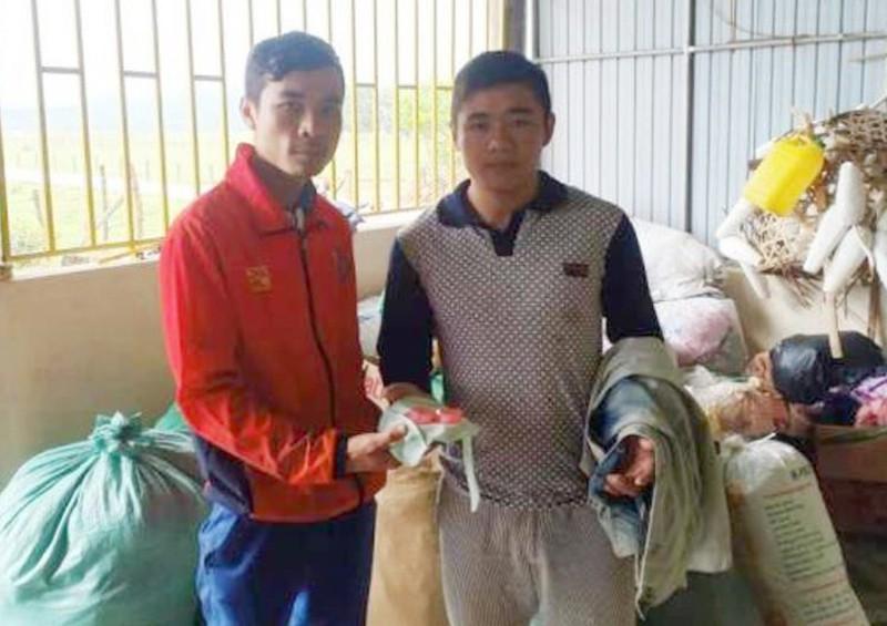 Hà Tĩnh: Nam thanh niên trả lại 2 chỉ vàng tìm được trong gói quà cứu trợ