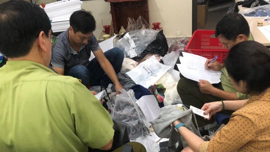 Nước hoa Dior, Channel "gia công" ngay giữa trung tâm thủ đô